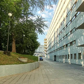 Экскурсия по дому-коммуне на улице Орджоникидзе, Москва 9 апреля