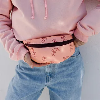 Сумка на пояс Friend Function Беспокойные зайцы светло-розовая