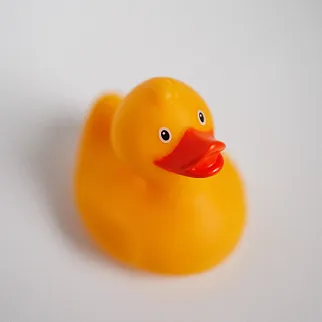 Утка резиновая жёлтая первый сорт