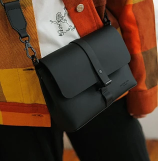 Кроссбоди сумка Gaston Luga Splash Black