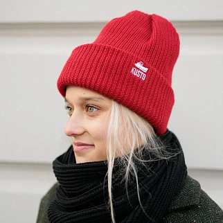Шапка Kusto Heat красная с вышивкой