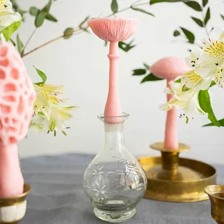 Ароматическая свеча Unification Love Гриб шляпкой вверх нежно-розовый