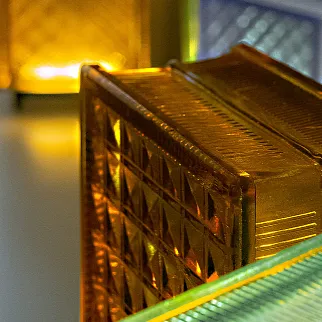 Светильник-стеклоблок желтый