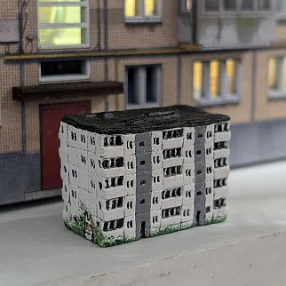 Фигурка Панелька миниатюрная