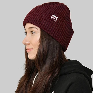 Шапка Kusto Heat бордовая с вышивкой