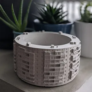 Бетонное кашпо в виде панельки серое