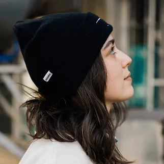 Шапка Akomplice Love Over Fear Black