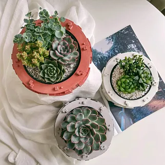 Бетонное кашпо в виде панельки кирпичное