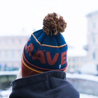 Шапка Fjallraven Pom Hat Autumn Leaf / Dark Navy