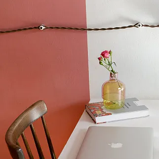 Ваза бутылкообразная (разные цвета)