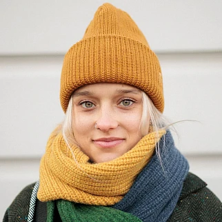 Шапка Kusto Heat горчица с вышивкой