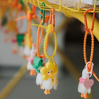 Брелок с гусем (разные цвета)