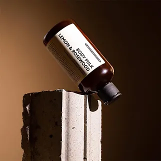 Молочко для тела с лимоном и розовым деревом Laboratorium