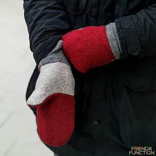 Варежки Friend Function Гранатовые