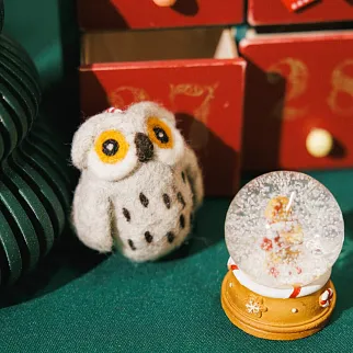 Игрушка на елку из шерсти Сова