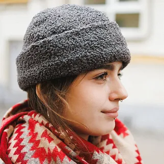 Барашковая шапка тюбетейкового типа Friend Function графитовая