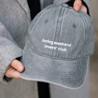 Бейсболка Faded с вышивкой boring weekend lovers' club