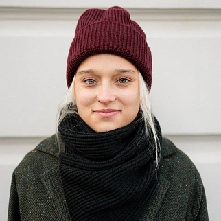 Шапка Kusto Heat бордовая с вышивкой