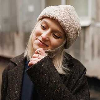 Барашковая шапка тюбетейкового типа Friend Function бежевая