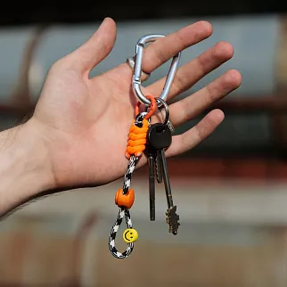 Брелок шнурковый Friend Function со смайликом (разные цвета)