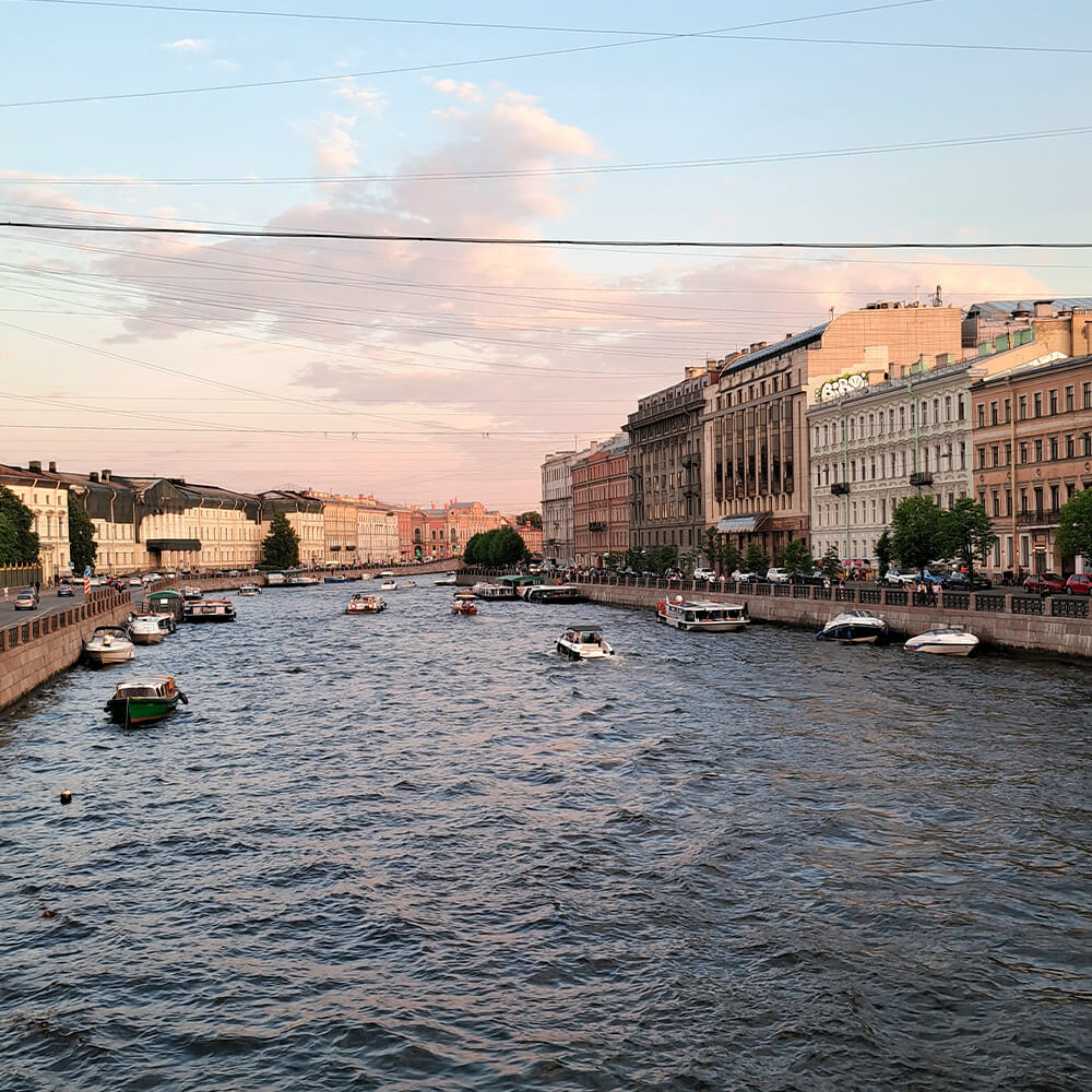 Пешеходная экскурсия: Петербург в кино, 23 июля 22705 купить в интернет  магазине Friend Function