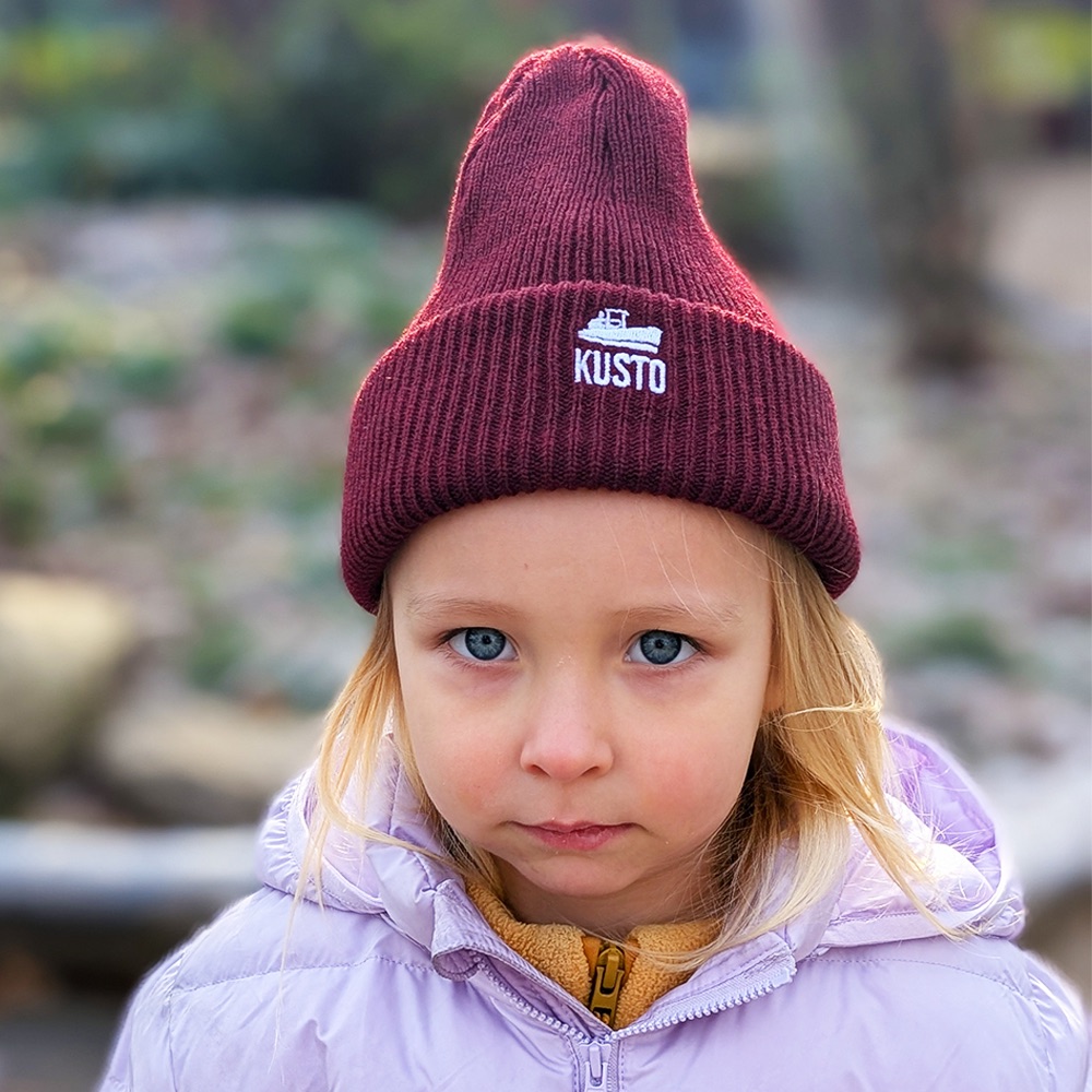 Шапка Kusto KIDS бордовая с вышивкой