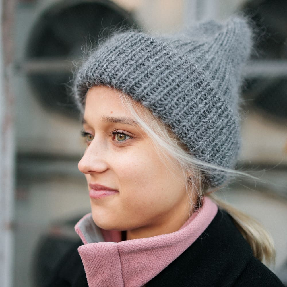 Мохеровая шапка Friend Function графитовая