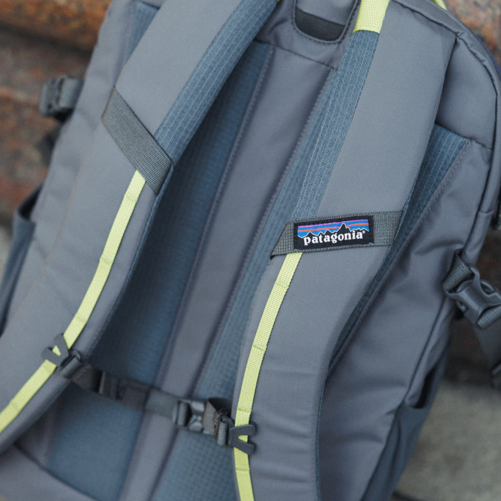 Рюкзак Patagonia Refugio Day Pack Forge Grey 26L - фото 4