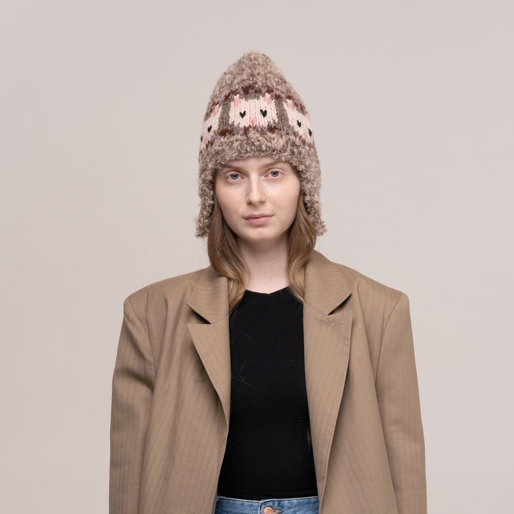 Шапка CHECK YA HEAD бежевая с рисунком Котики Т2165/118