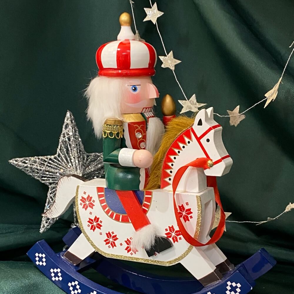 Фигурка Щелкунчик на лошади (30см)