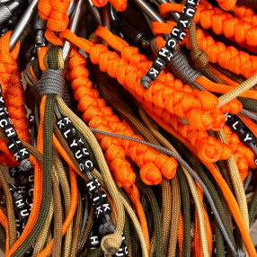 Подвес-брелок Friend Function для ключей Klyuchik коричнево-оранжевый