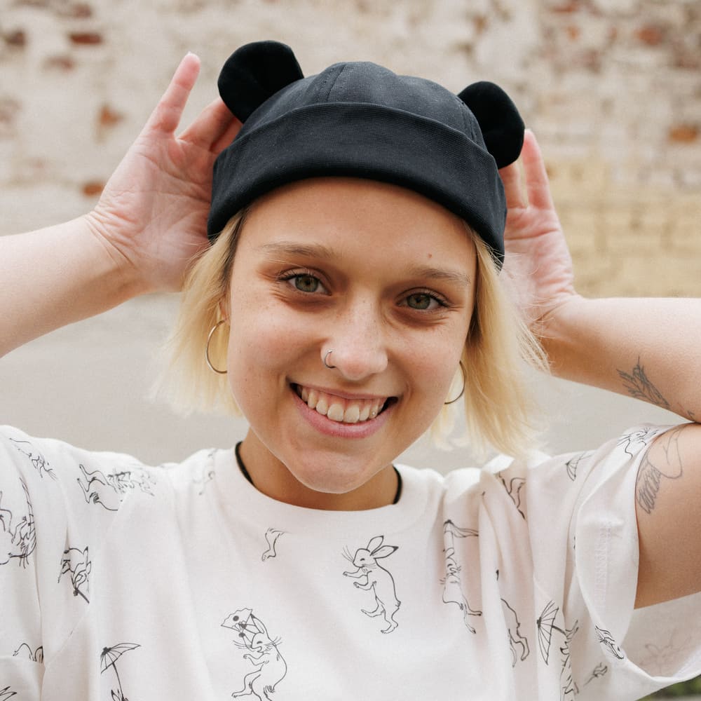 Шапка CHECK YA HEAD черная 25228/1