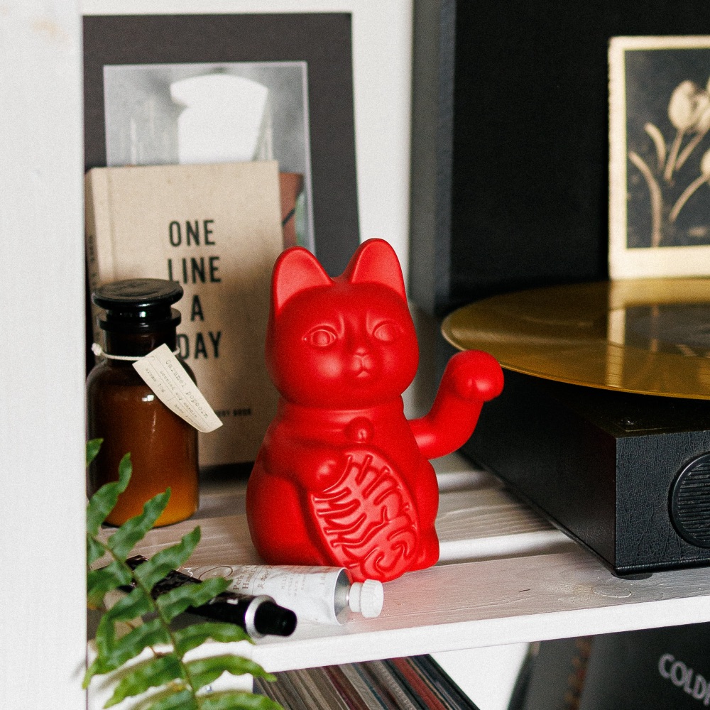Манэки-нэко - Lucky Cat красный матовый - фото 1