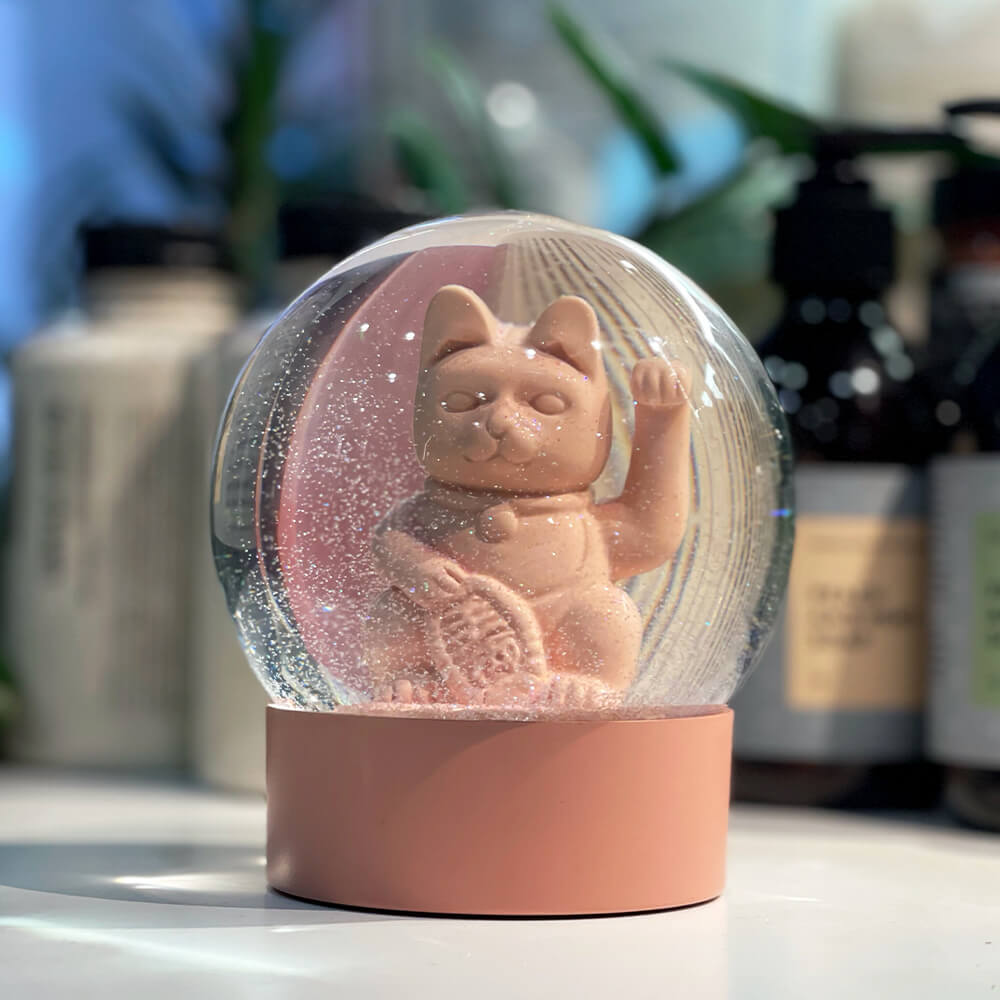Снежный шар Манэки-нэко - Lucky Cat розовый - фото 1
