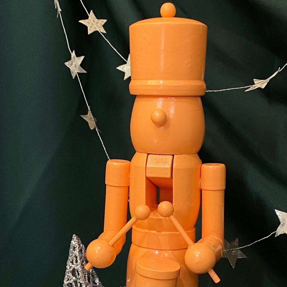 Фигурка Щелкунчик-барабанщик (38см)