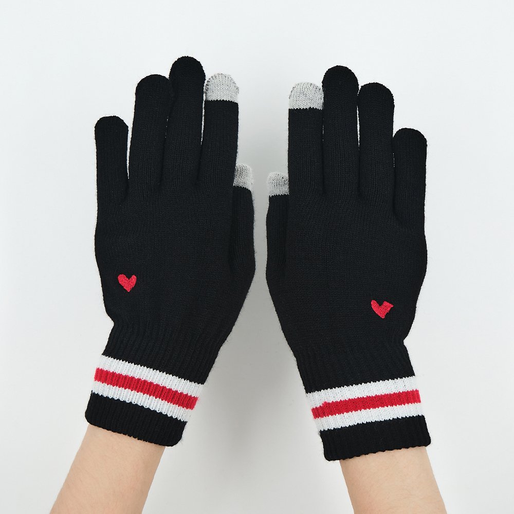 Перчатки черные с сердечком - фото 4