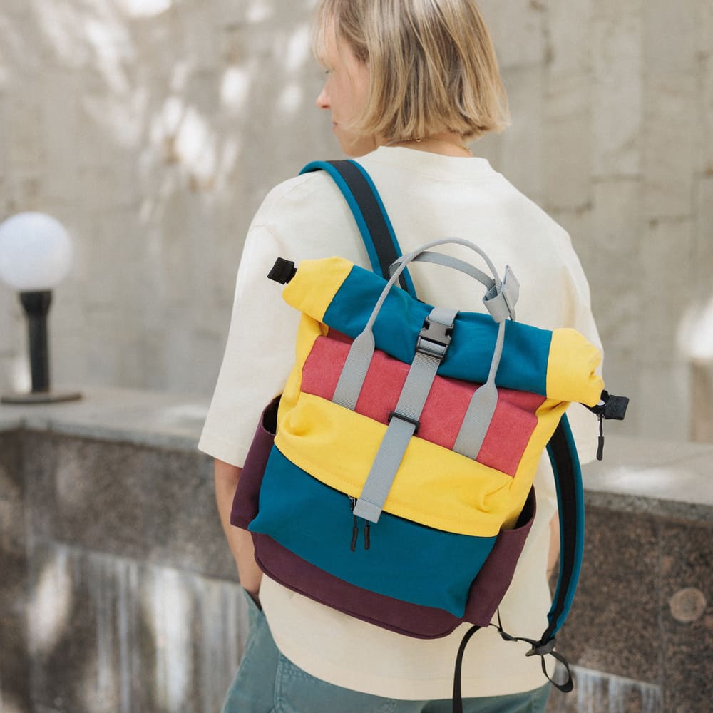 Рюкзак-роллтоп Friend Function красный-желтый-синий канвас