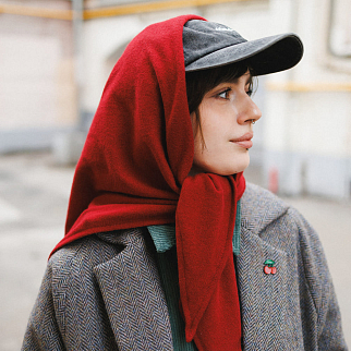 Косынка Friend Function шерстяная и красная (сангрия)