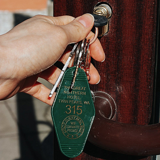 Брелок на ключи Friend Function TWIN PEAKS зеленый