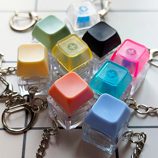 Брелок с кнопкой клавиатуры (разные цвета)