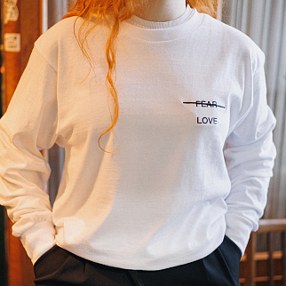 Лонгслив Akomplice Love Over Fear Embroidered White