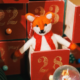 Игрушка на елку из шерсти Лиса