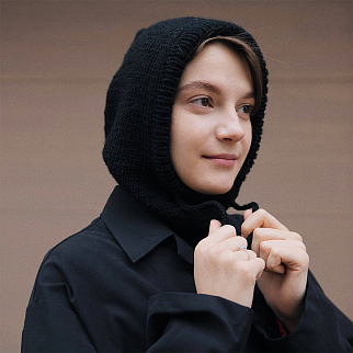 Вязаный капор капюшон Friend Function черный