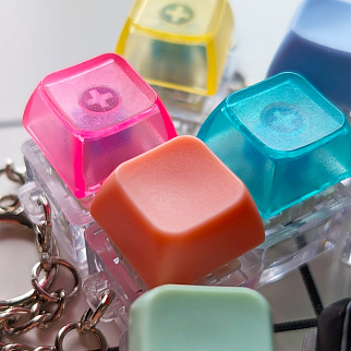 Брелок с кнопкой клавиатуры (разные цвета)