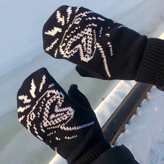 Варежки Nikita Gruzovik с динозавром черно-белые