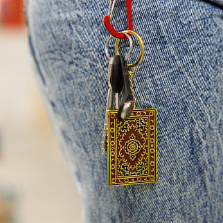 Брелок металлический FRIEND FUNCTION Ковер