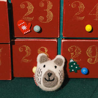 Игрушка на елку из шерсти Медведь небритый