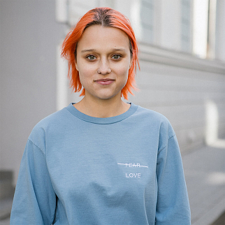 Лонгслив Akomplice Love Over Fear Embroidered Clear Blue