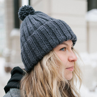 Шапка шерстяная с помпоном Friend Function Крупной Вязки Графитовая