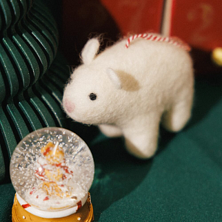 Игрушка на елку из шерсти Мышь альбинос